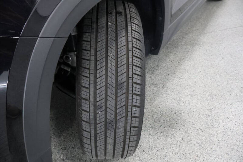 2024 Volkswagen Taos SE 4Motion