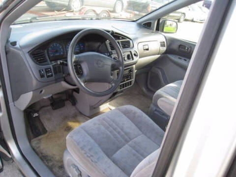 2002 Toyota Sienna LE