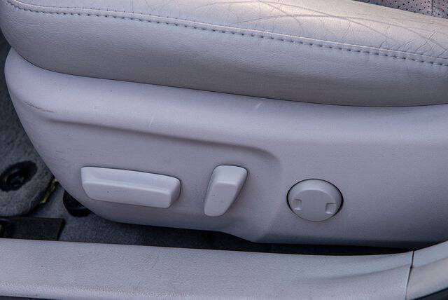 2013 Toyota Camry Hybrid XLE