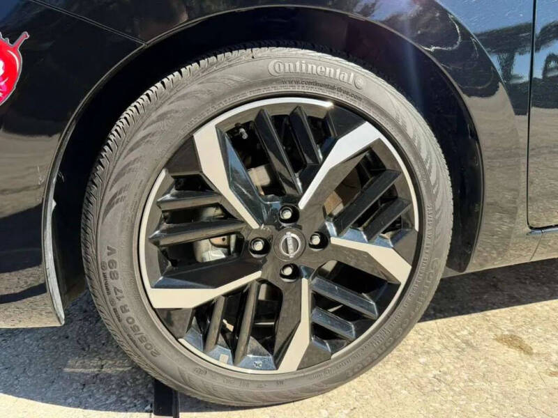 2024 Nissan Versa SR