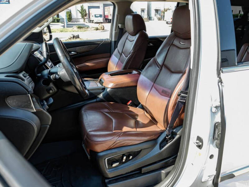 2016 Cadillac Escalade ESV Luxury Collection
