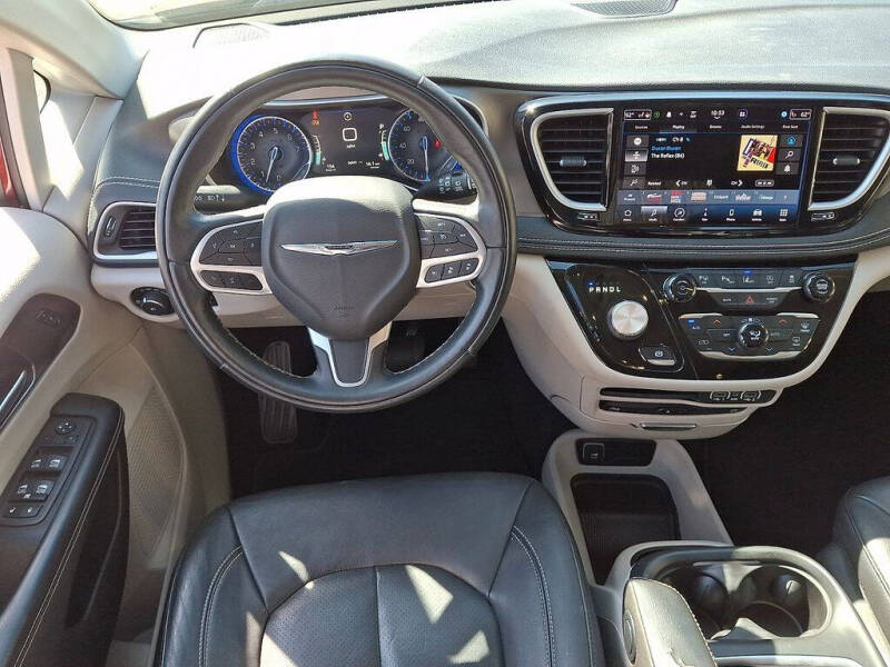2022 Chrysler Pacifica Touring L