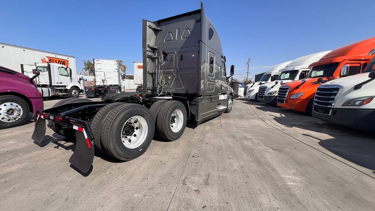 2020 Freightliner Cascadia for sale at KING TRUCK TRAILER SALES in Bakersfield, CA