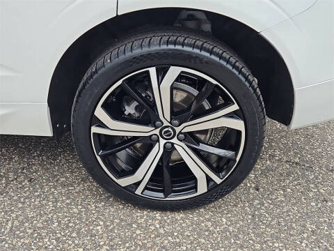 2023 Volvo XC60 B6 Ultimate Dark Theme