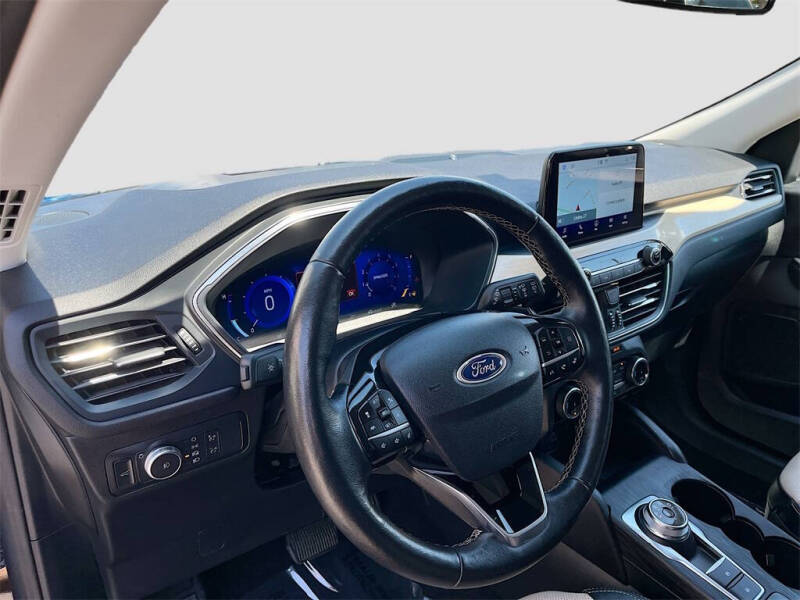 2022 Ford Escape Titanium