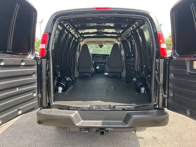 2025 Chevrolet Express 2500