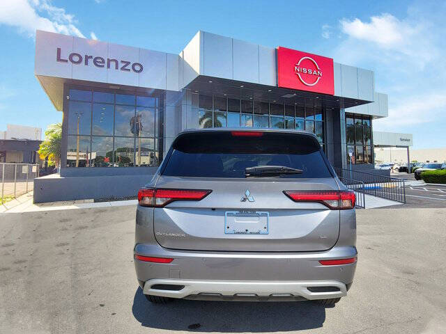 2022 Mitsubishi Outlander SE