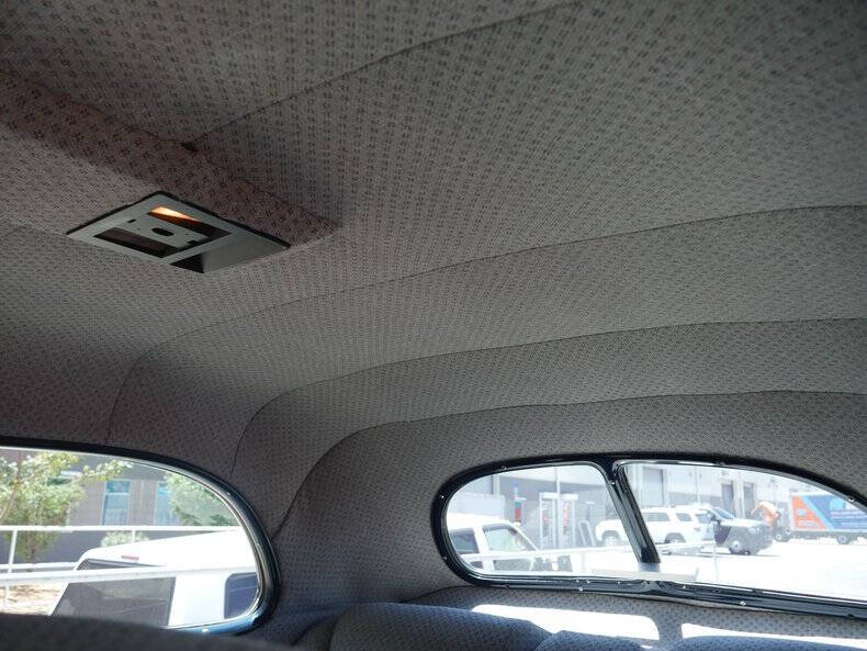 1937 Ford Deluxe