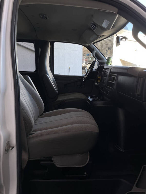 2017 Chevrolet Express LS 2500