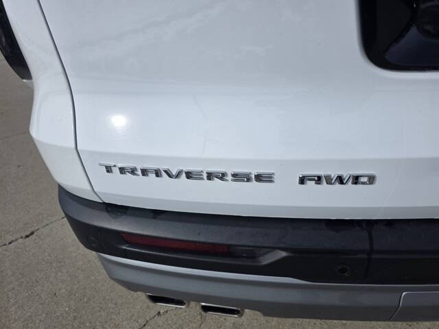 2025 Chevrolet Traverse LT