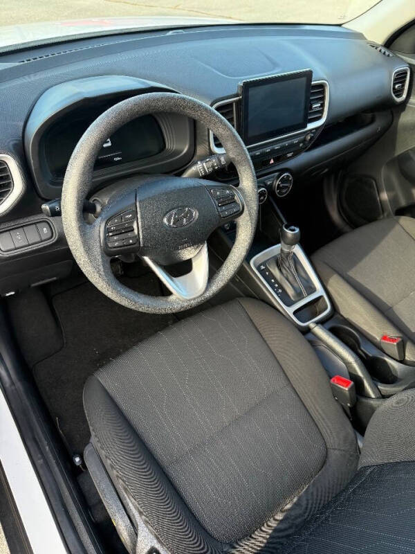 2024 Hyundai Venue SE