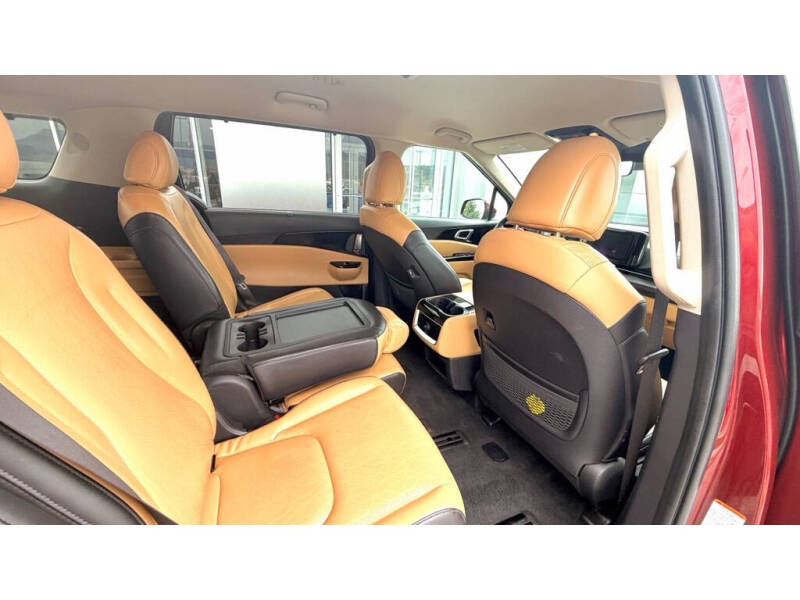 2024 Kia Carnival EX