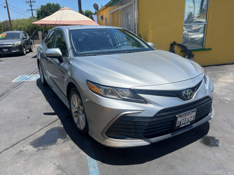 2021 Toyota Camry LE photo 2