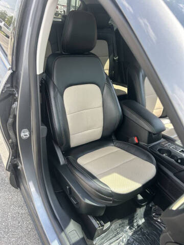 2022 Ford Escape Titanium