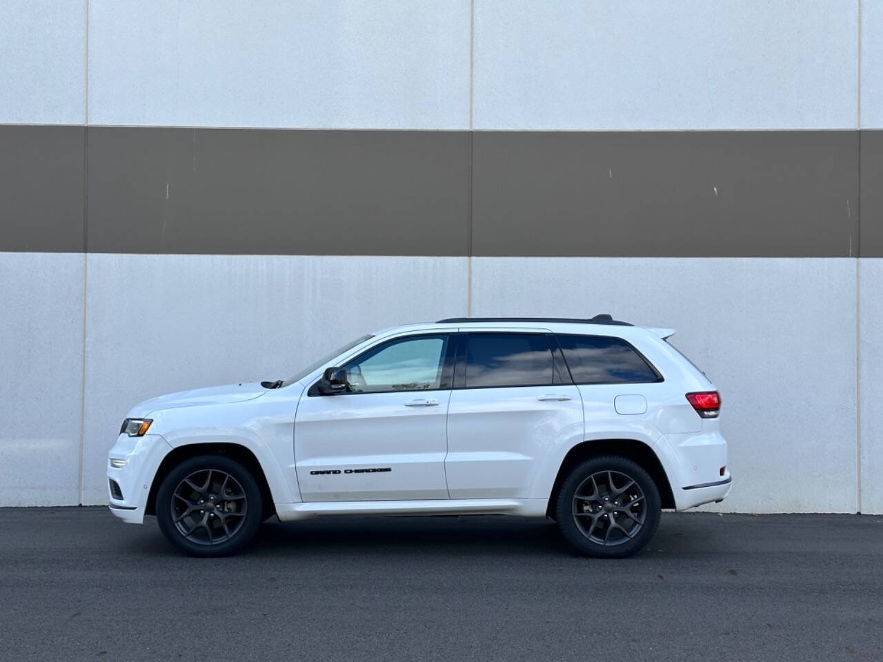 2020 Jeep Grand Cherokee for sale at Phoenix Motor Co in Romulus, MI