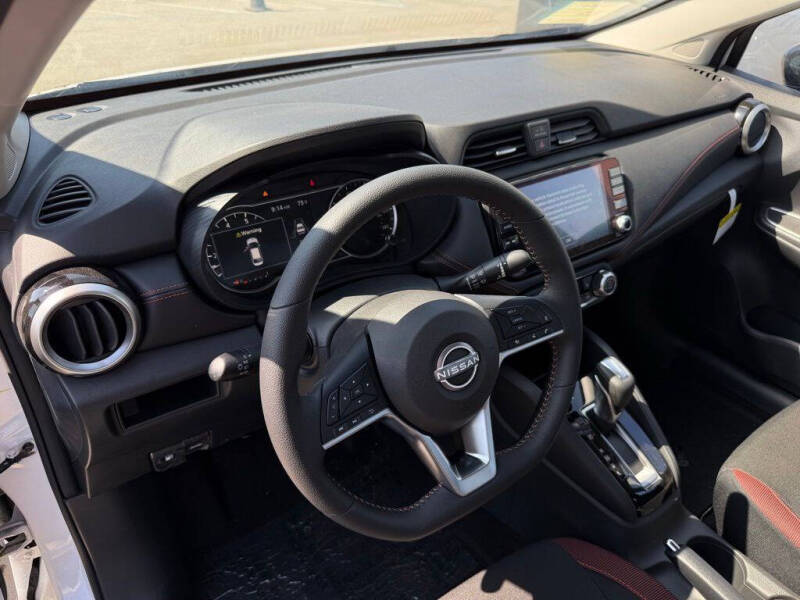 2025 Nissan Versa SR