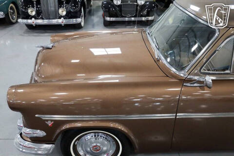 1954 Ford Crestline