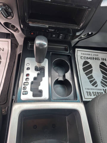 2013 Nissan Titan SV