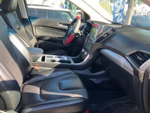 2021 Ford Edge Titanium