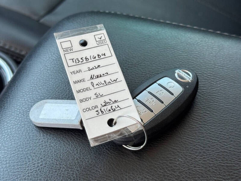 2020 Nissan Pathfinder SL