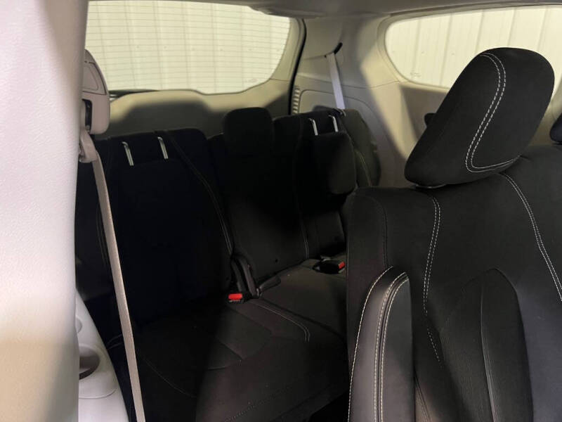 2020 Chrysler Voyager L