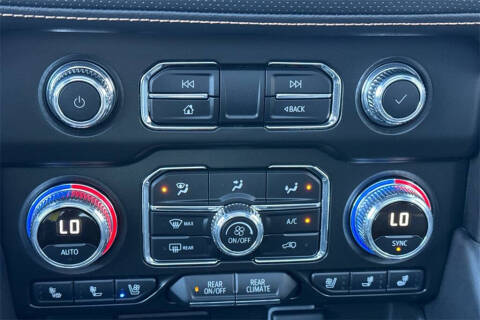 2024 GMC Yukon XL AT4