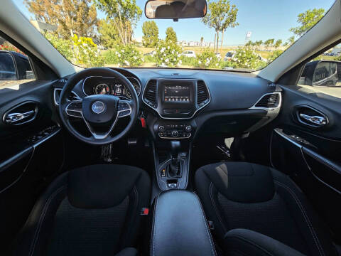 2019 Jeep Cherokee Latitude