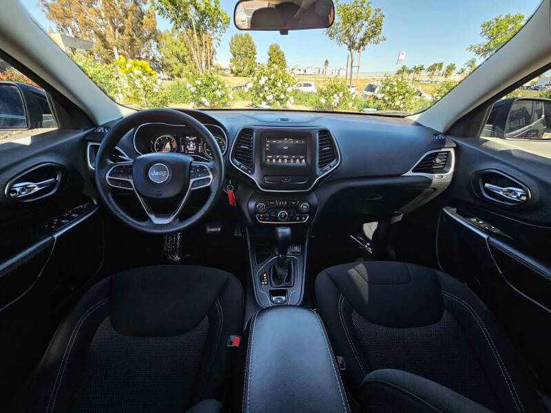 2019 Jeep Cherokee Latitude