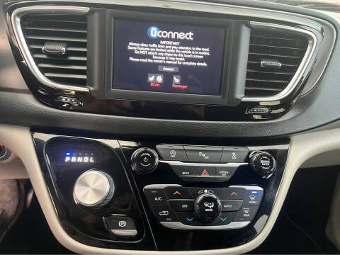 2020 Chrysler Pacifica Touring L