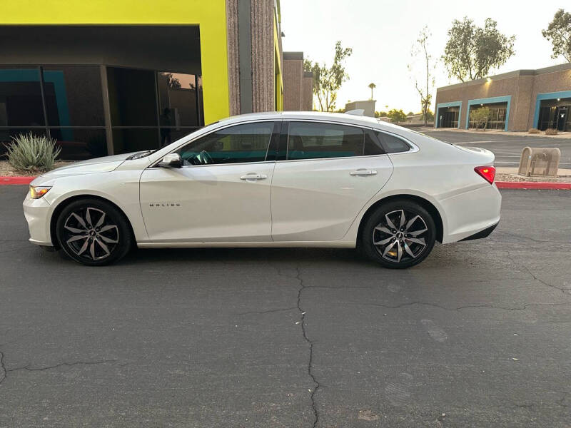 2016 Chevrolet Malibu 2LT photo 3