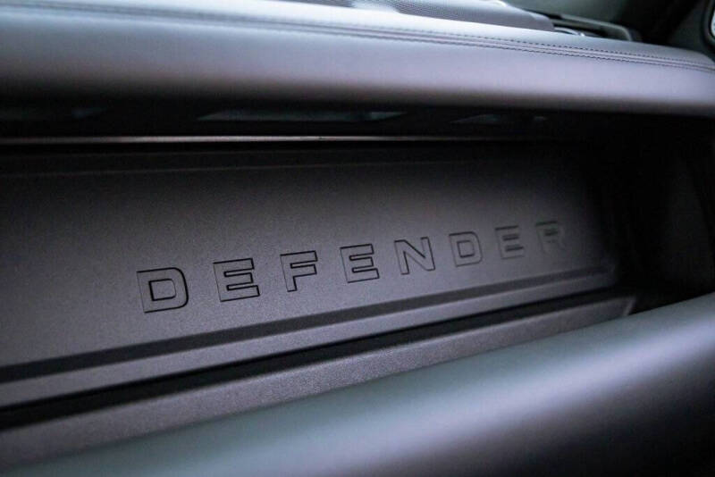 2024 Land Rover Defender 130 V8 P500