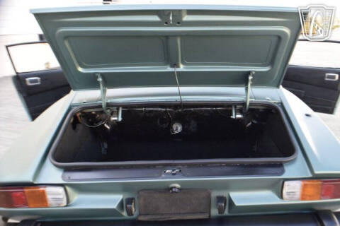 1976 Aston Martin V8 Vantage