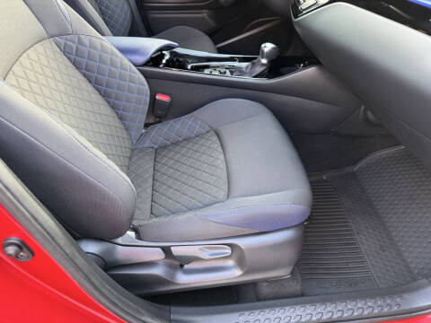 2022 Toyota C-HR XLE