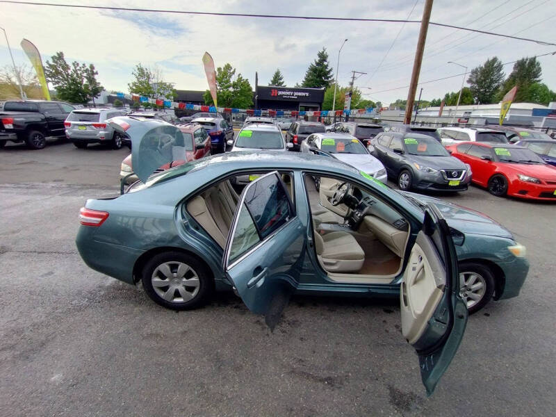 2010 Toyota Camry LE