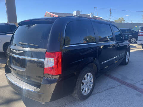 2014 Chrysler Town and Country Touring