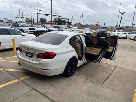 2016 BMW 5 Series 528i