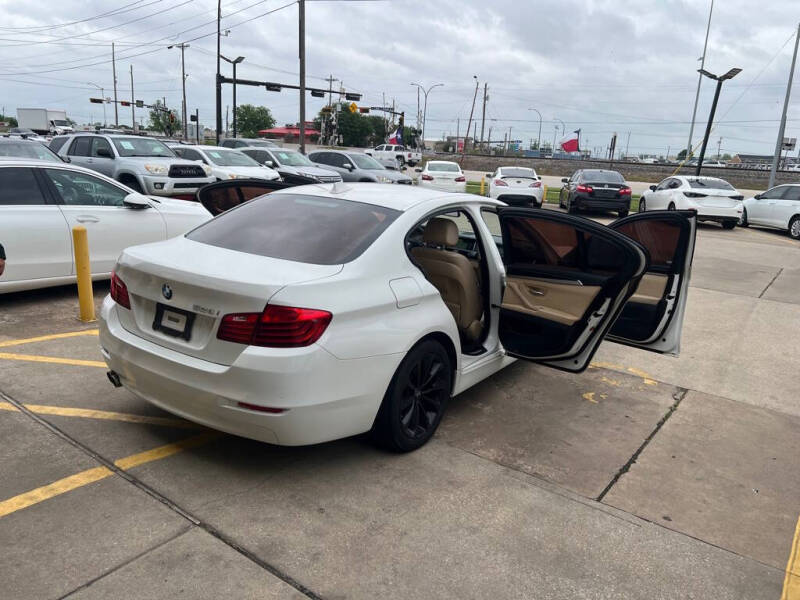 2016 BMW 5 Series 528i