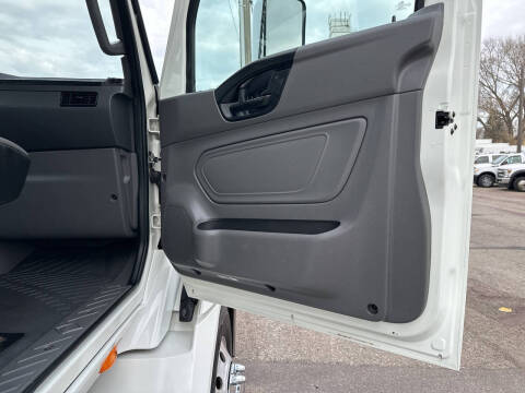 2021 International RH613