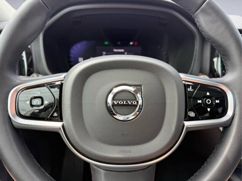 2024 Volvo XC60 B5 Plus Dark Theme