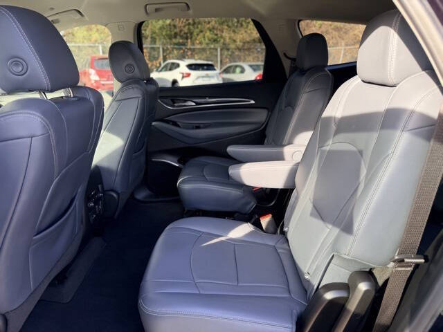 2020 Buick Enclave Essence