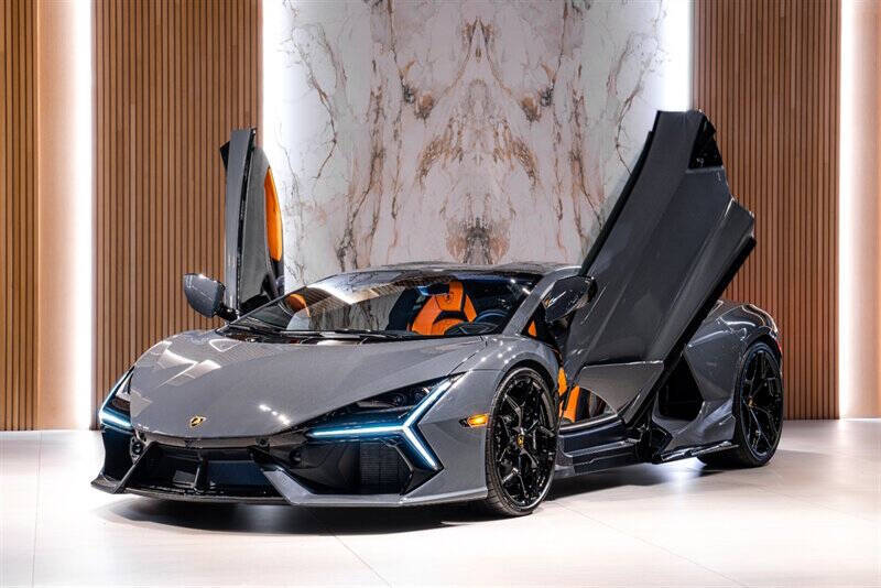 2024 Lamborghini Revuelto