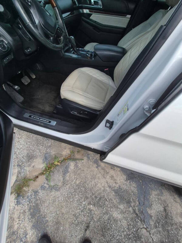 2017 Ford Explorer Platinum