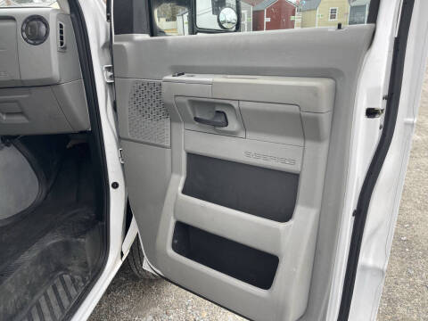 2014 Ford E-Series E-350 SD