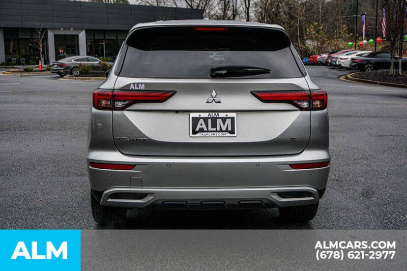 2024 Mitsubishi Outlander SE