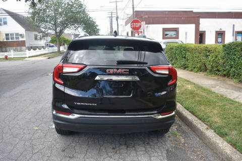 2023 GMC Terrain SLT