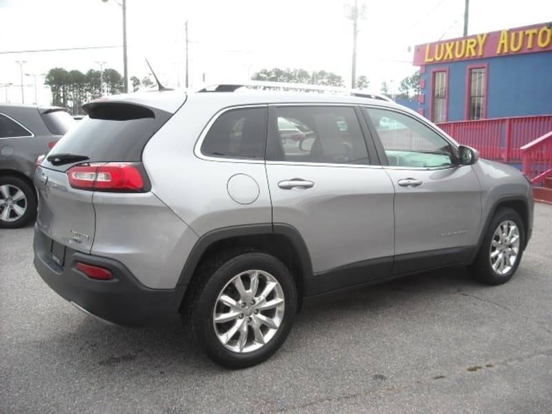 2015 Jeep Cherokee for sale at Luxury Auto Sales, Inc in Norfolk, VA