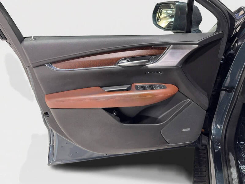 2020 Cadillac XT5 Sport