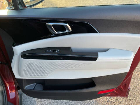 2023 Kia Carnival SX