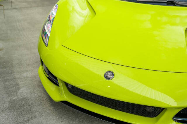 2025 Lotus Emira 4