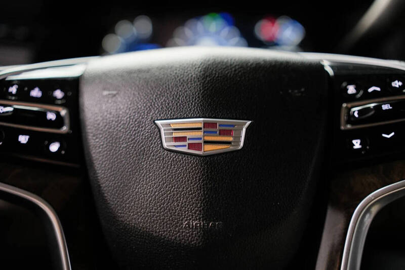 2018 Cadillac Escalade Luxury